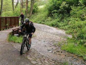 d1f00db4 c604 44f6 9e88 03f71f7e83a2